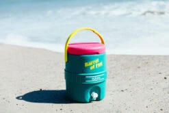 IGLOO Retro Barrel Of Fun 2 Gallon -Vango Store kc88273d206089a3a71fec21ebeffb697