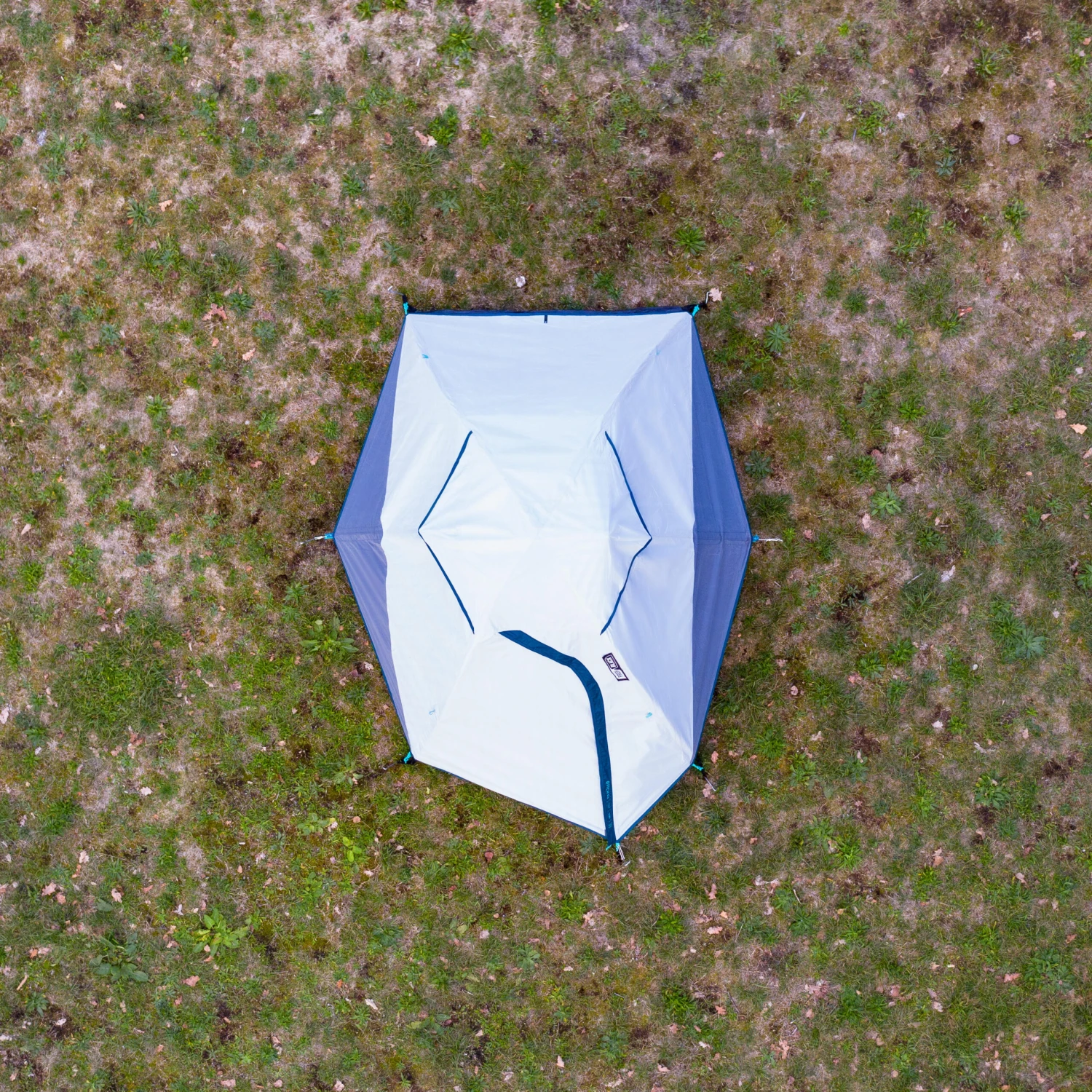 Quechua 2 Man Blackout Tent MH100 10 Quechua 2 Man Blackout Tent MH100 - Image 8