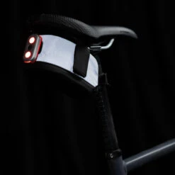 Decathlon Reflective Saddle Bag 0.6L Easy M -Vango Store keade1937111bce4741c0dba56c0e958d